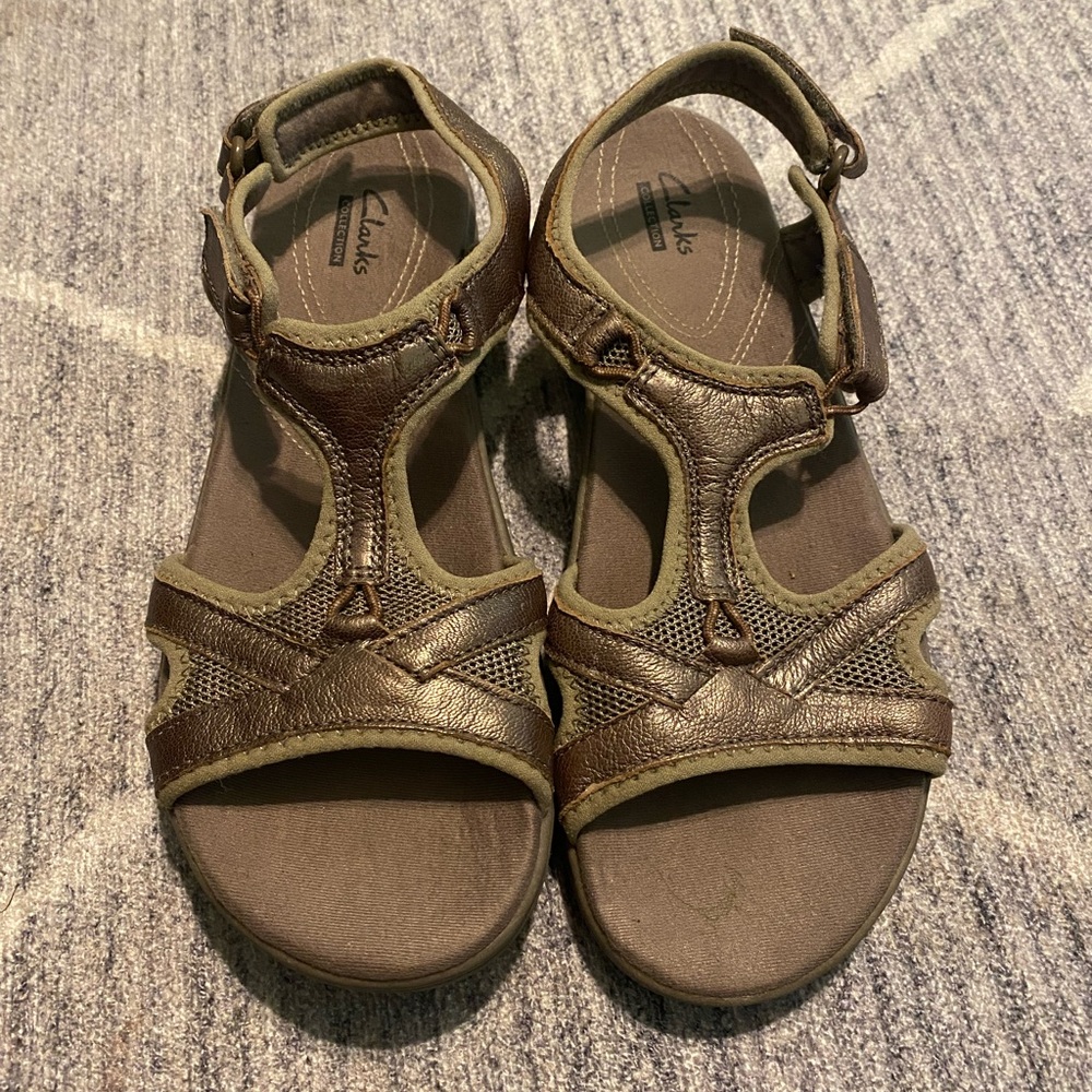 Clarks in motion sandals, grey/brown, women’s size 8.5